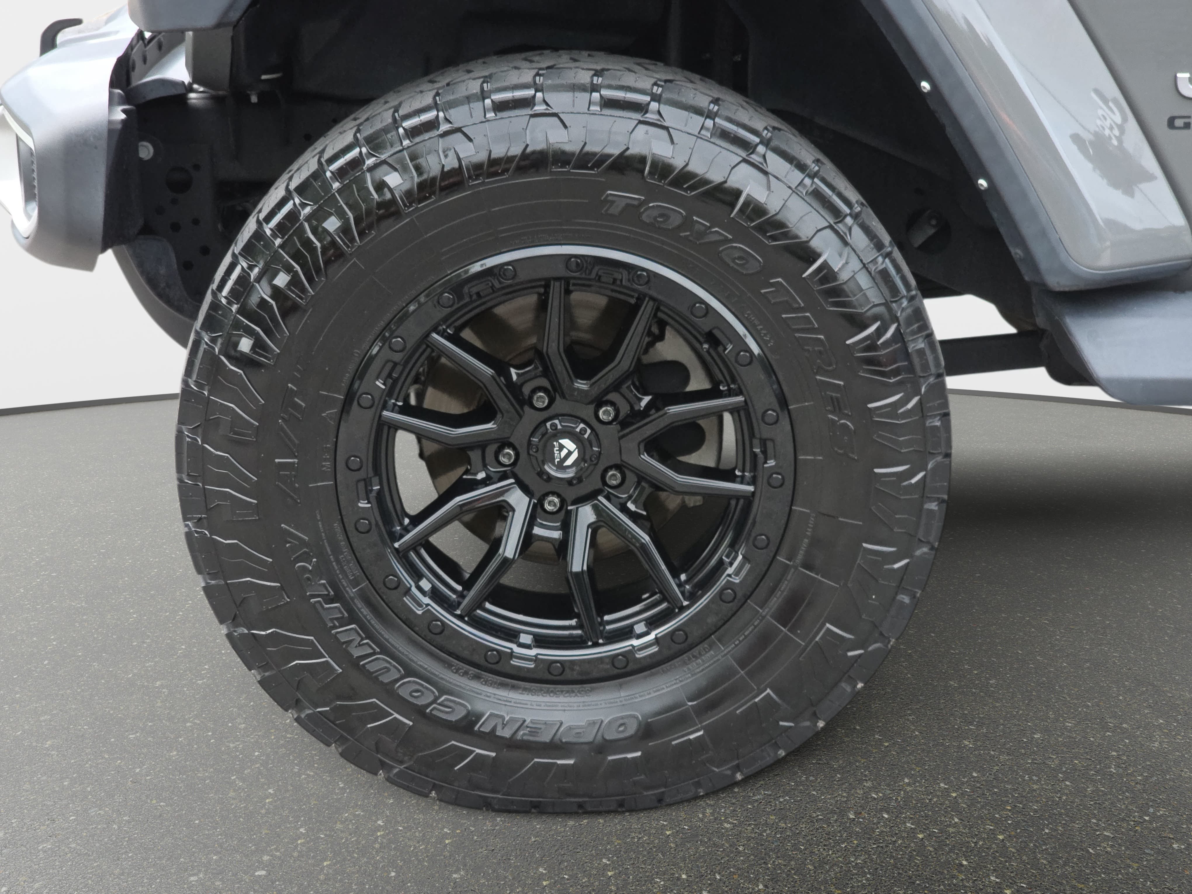 Certified 2022 Jeep Gladiator Overland w/ Popular Equipment Package AWD/4WD image 29