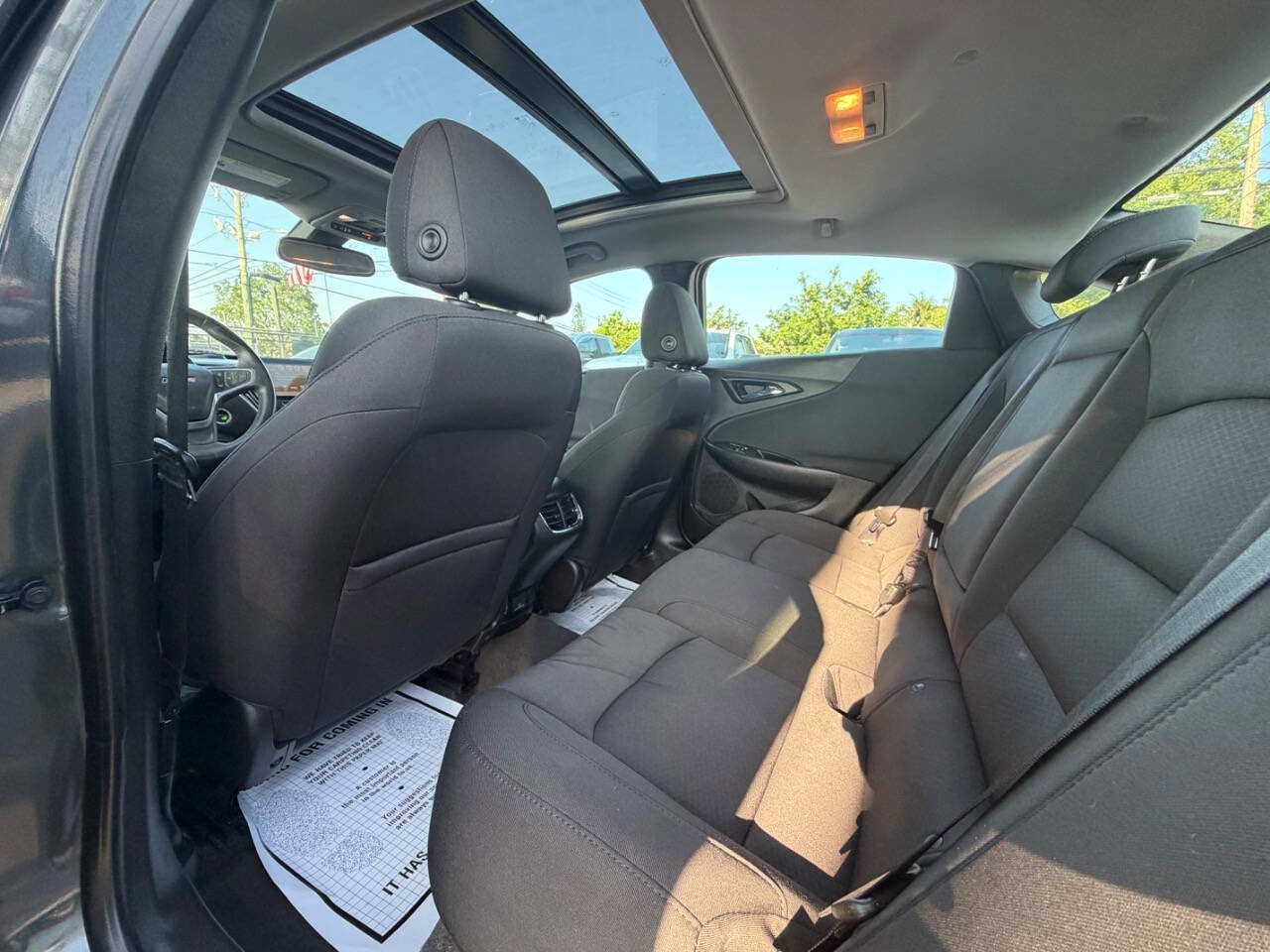 Used 2018 Chevrolet Malibu LT FWD image 14