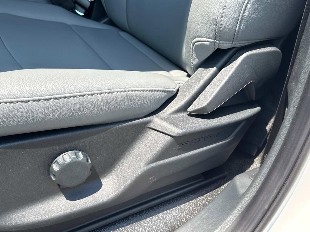 New 2025 Ford F350 XL w/ XL Chrome Package image 13