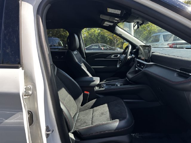 Used 2025 Ford Explorer ST AWD/4WD image 34