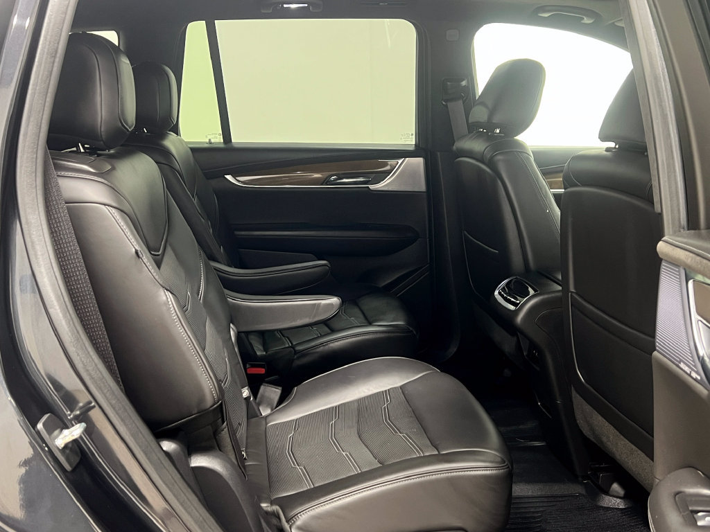 Used 2020 Cadillac XT6 Sport w/ Platinum Package AWD/4WD image 38