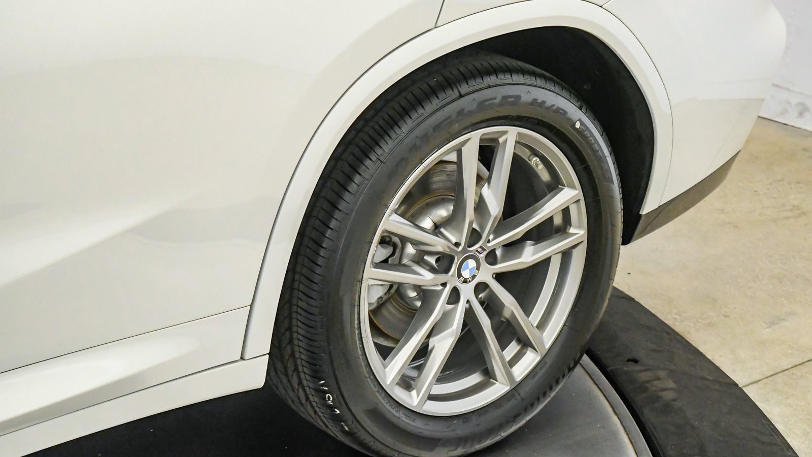 Used 2020 BMW X4 xDrive30i w/ M Sport Package 2 AWD/4WD image 11