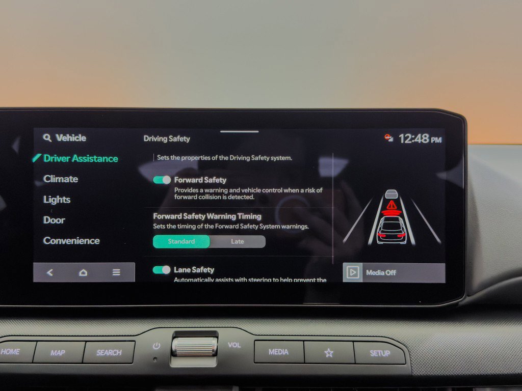 Used 2025 Kia K4 LX image 38