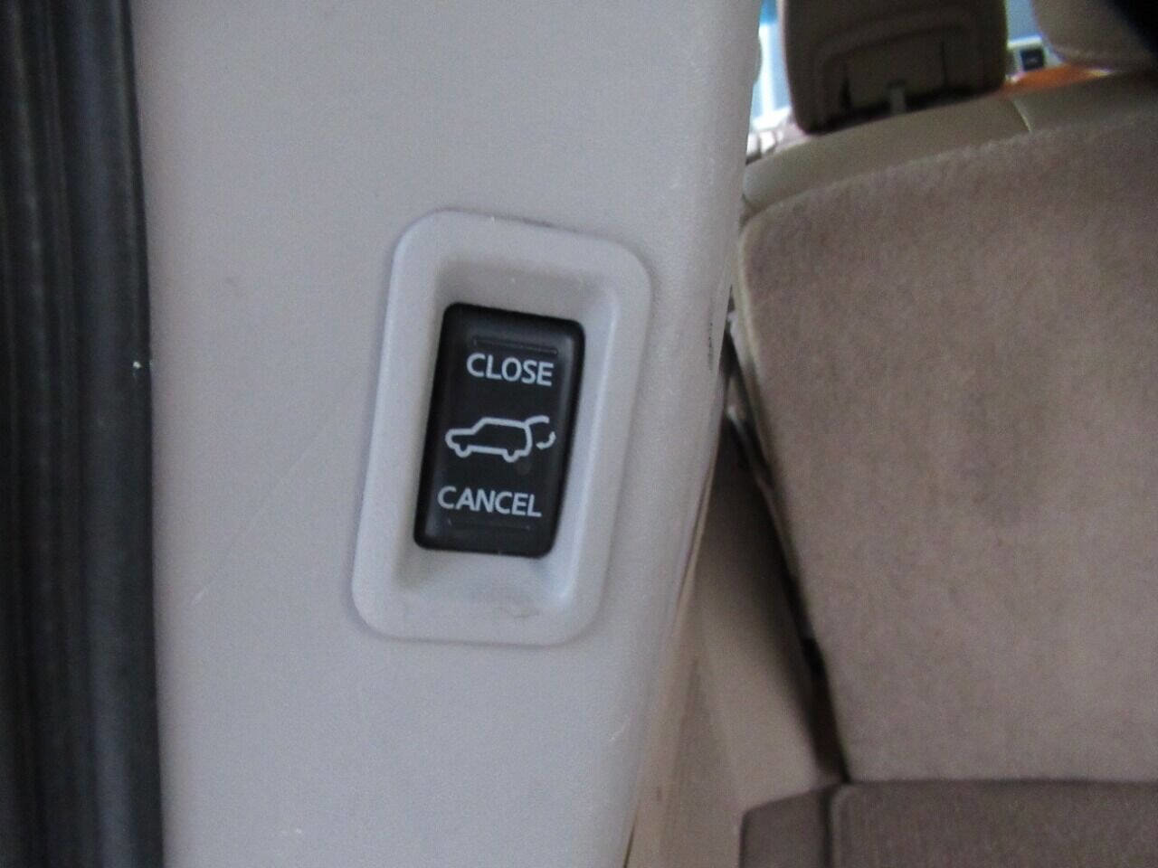 Used 2012 Nissan Armada Platinum image 43