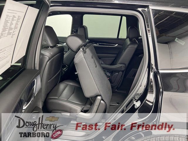 Used 2025 Cadillac XT6 Premium Luxury image 36