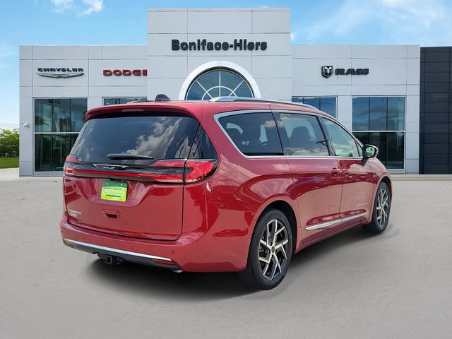 New 2027 Chrysler Pacifica Pinnacle w/ Theater Group FWD image 4