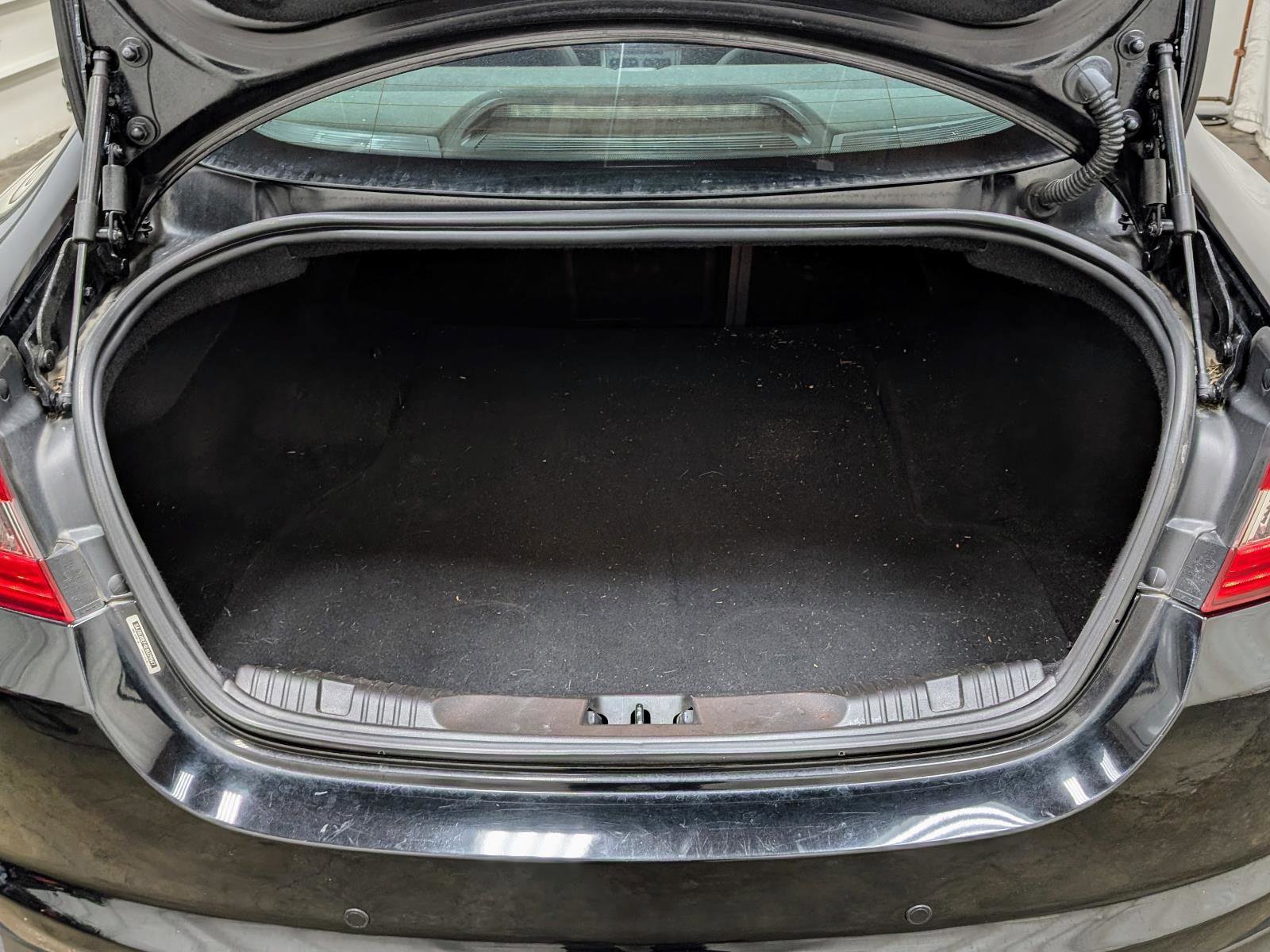 Used 2014 Jaguar XF 3.0 image 17