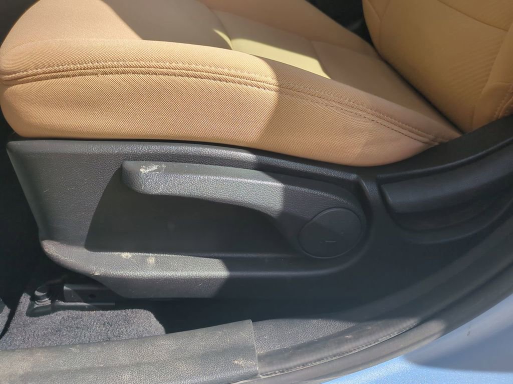 Used 2013 Hyundai Elantra GLS image 22