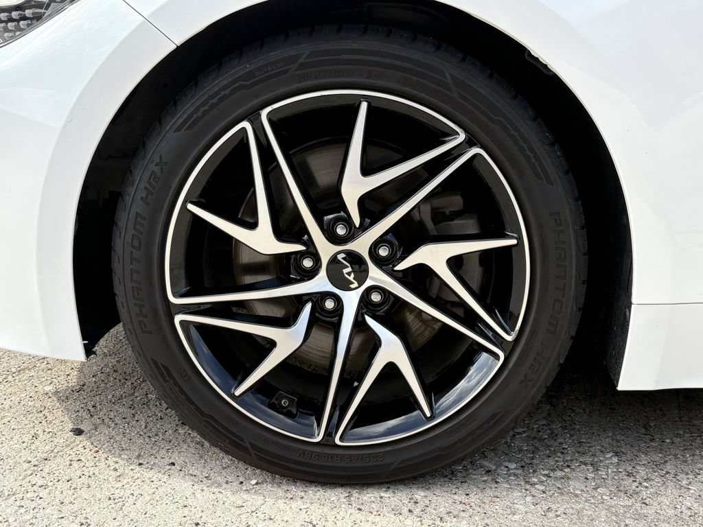 Used 2023 Kia Stinger GT-Line w/ Sun & Sound Package RWD image 8