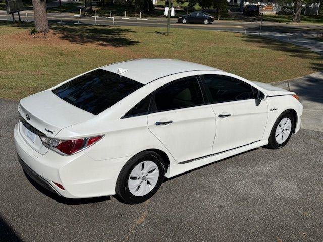 Used 2015 Hyundai Sonata Hybrid image 7