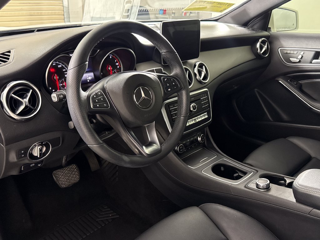 Used 2020 Mercedes-Benz GLA 250 image 13