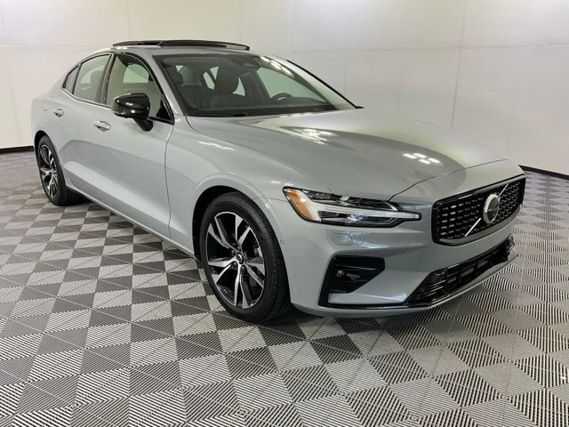 Certified 2024 Volvo S60 B5 Plus AWD/4WD image 3