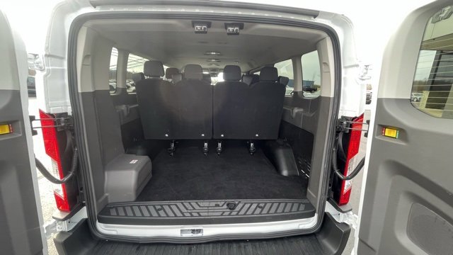 Used 2023 Ford Transit 350 XLT image 5