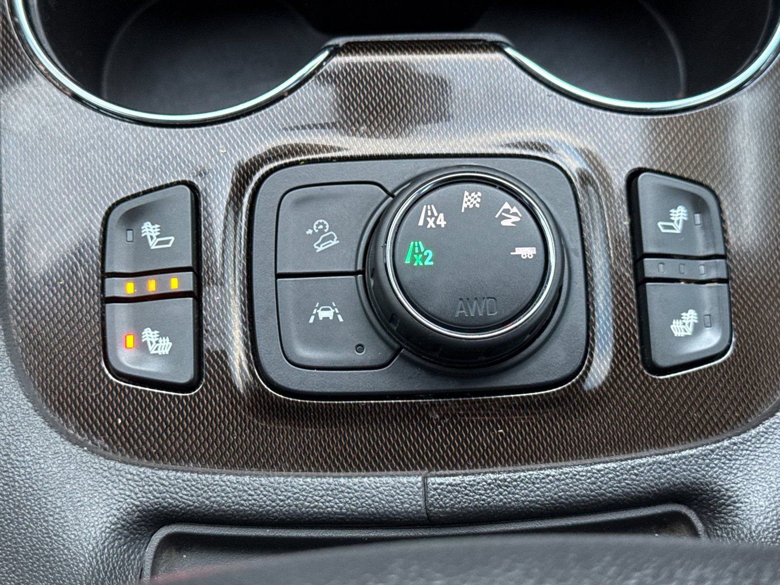 Used 2020 GMC Acadia AT4 w/ Driver Alert Package II image 32