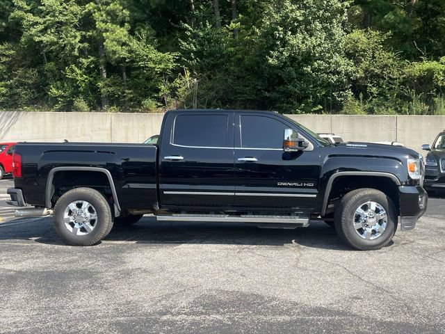 Used 2018 GMC Sierra 3500 Denali w/ Duramax Plus Package AWD/4WD image 2