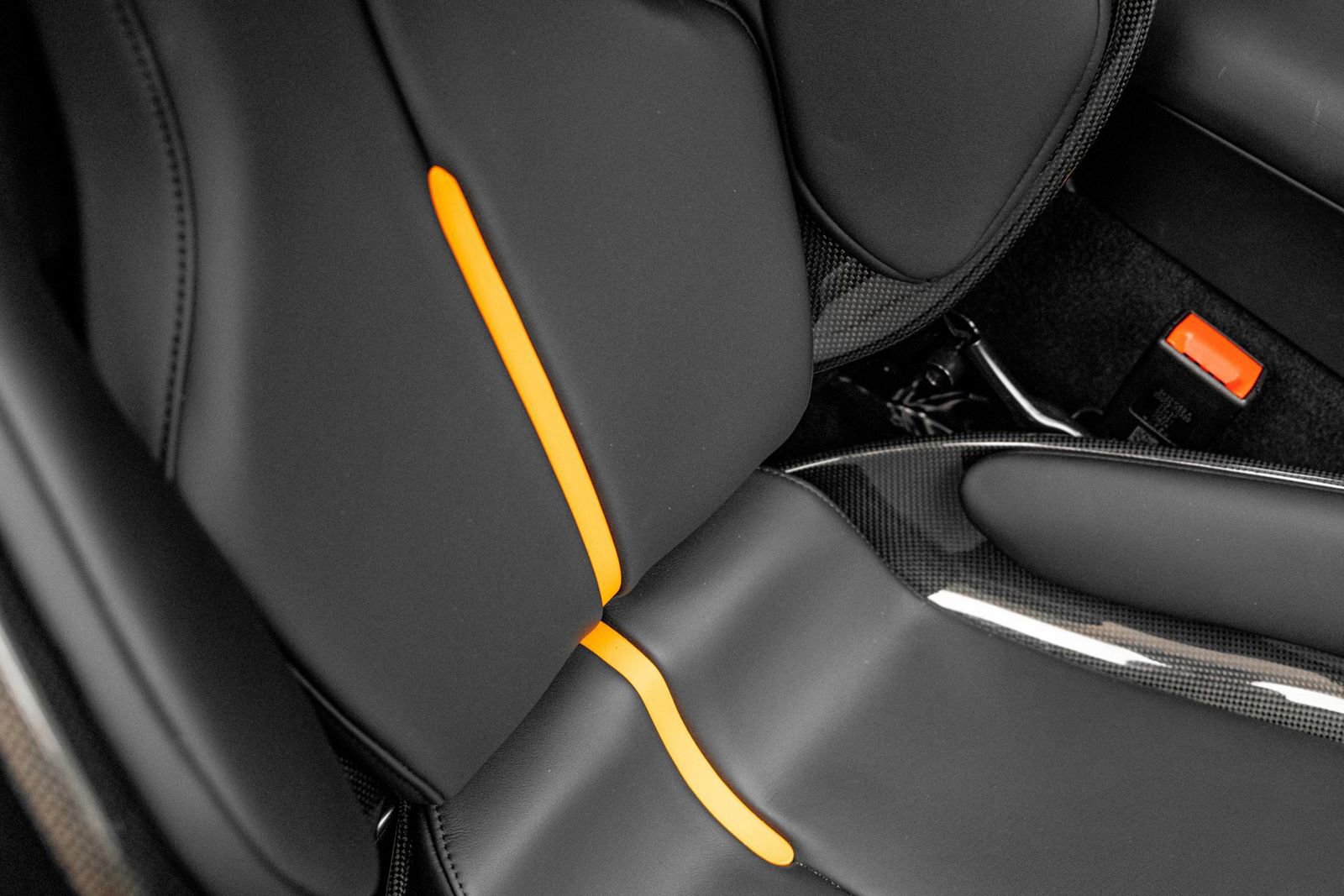 Used 2025 Ferrari SF90 Spider image 30