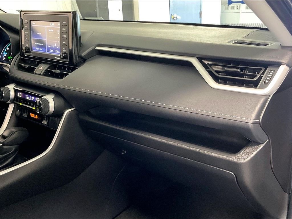 Certified 2022 Toyota RAV4 XLE w/ Convenience Package AWD/4WD image 13