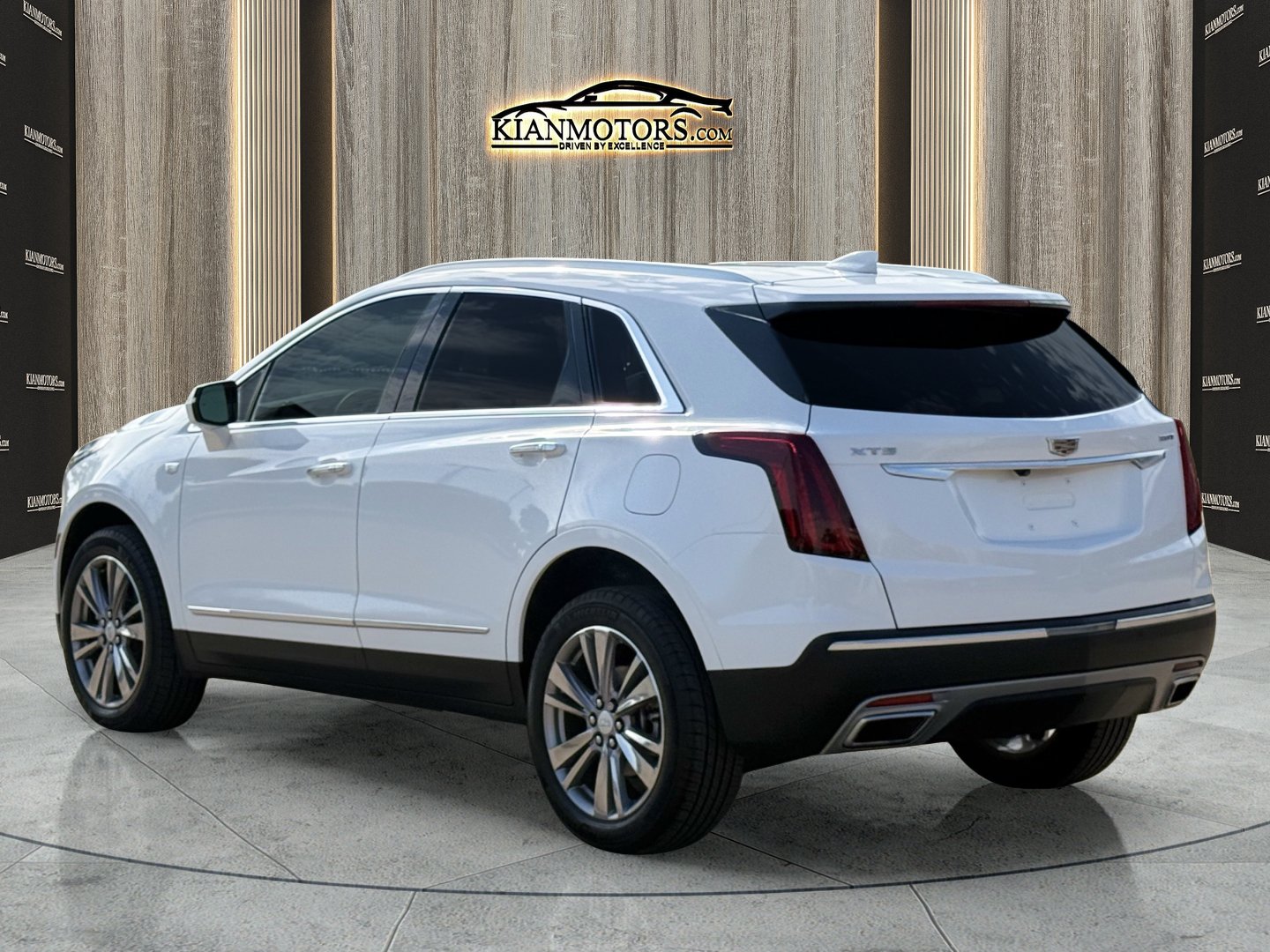 Used 2024 Cadillac XT5 Premium Luxury FWD image 5