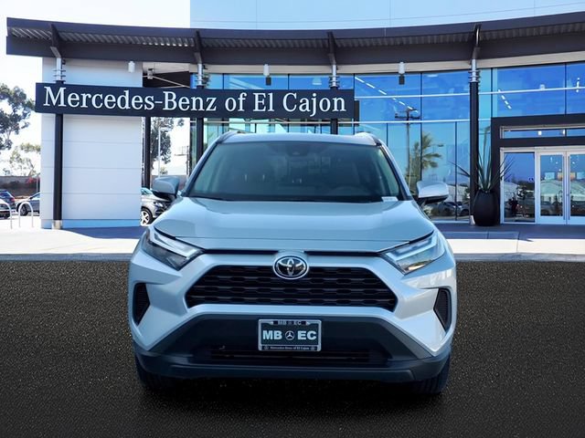 Used 2025 Toyota RAV4 XLE AWD/4WD image 2