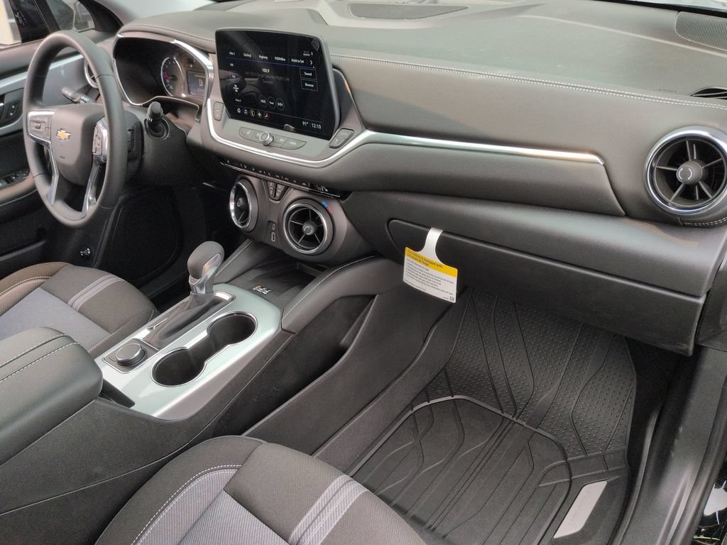 New 2026 Chevrolet Blazer LT w/ Convenience Package AWD/4WD image 24