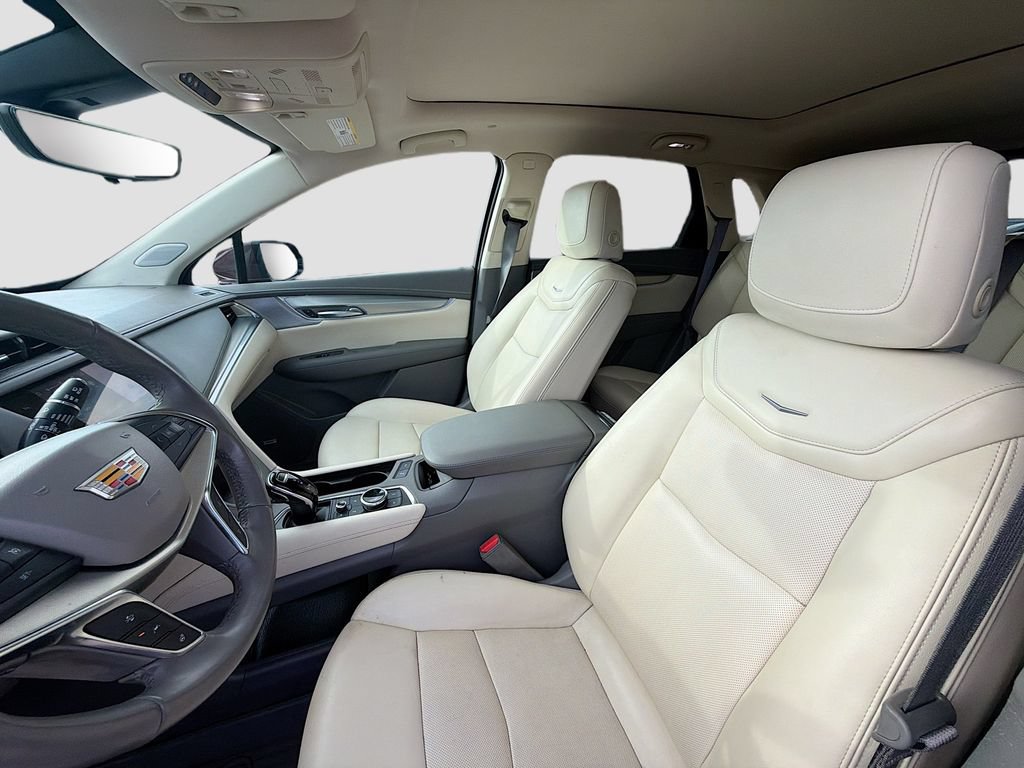 Used 2022 Cadillac XT5 Premium Luxury w/ Technology Package AWD/4WD image 22