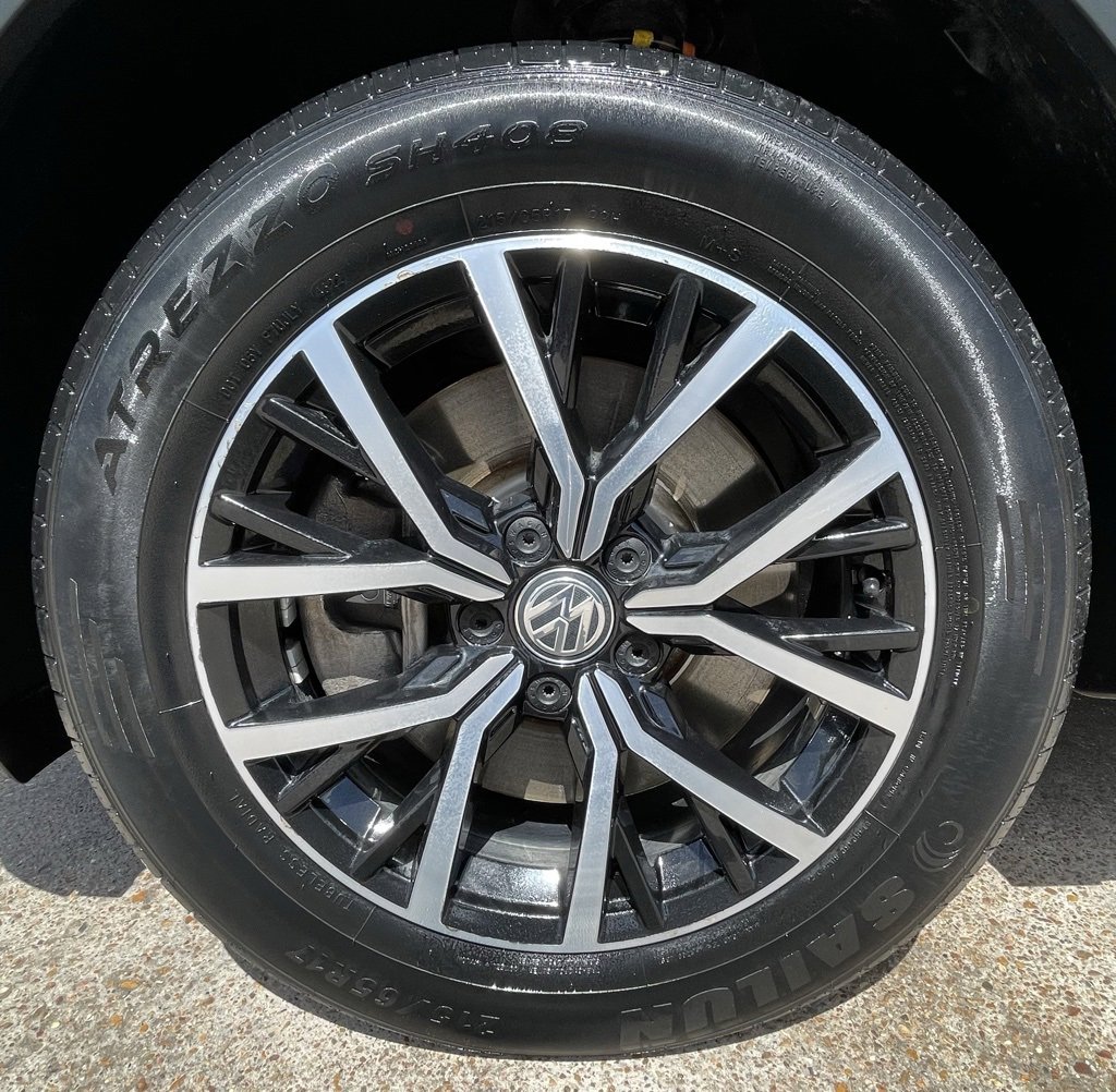 Used 2021 Volkswagen Tiguan SE image 14