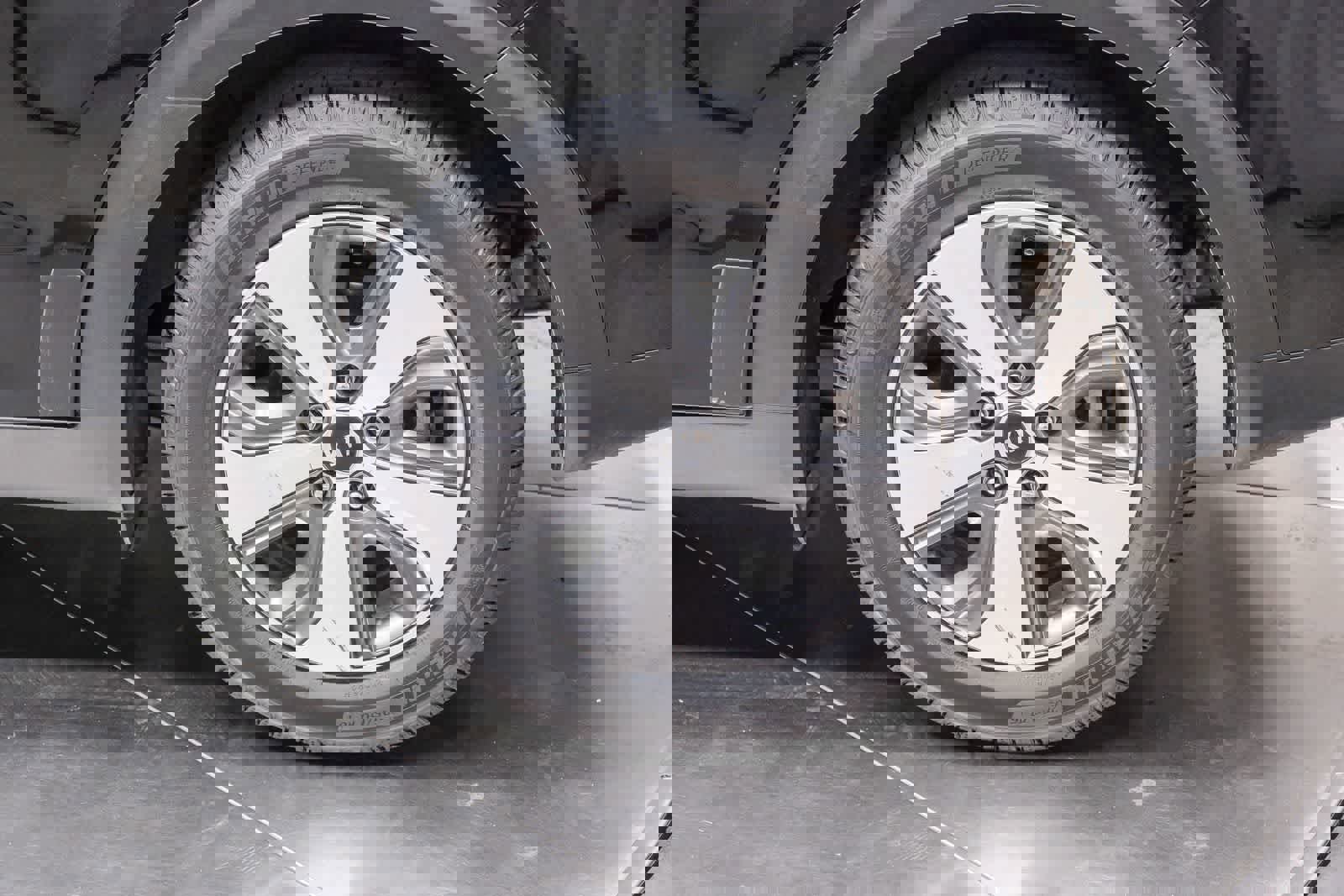 Used 2021 Kia Niro LX image 9