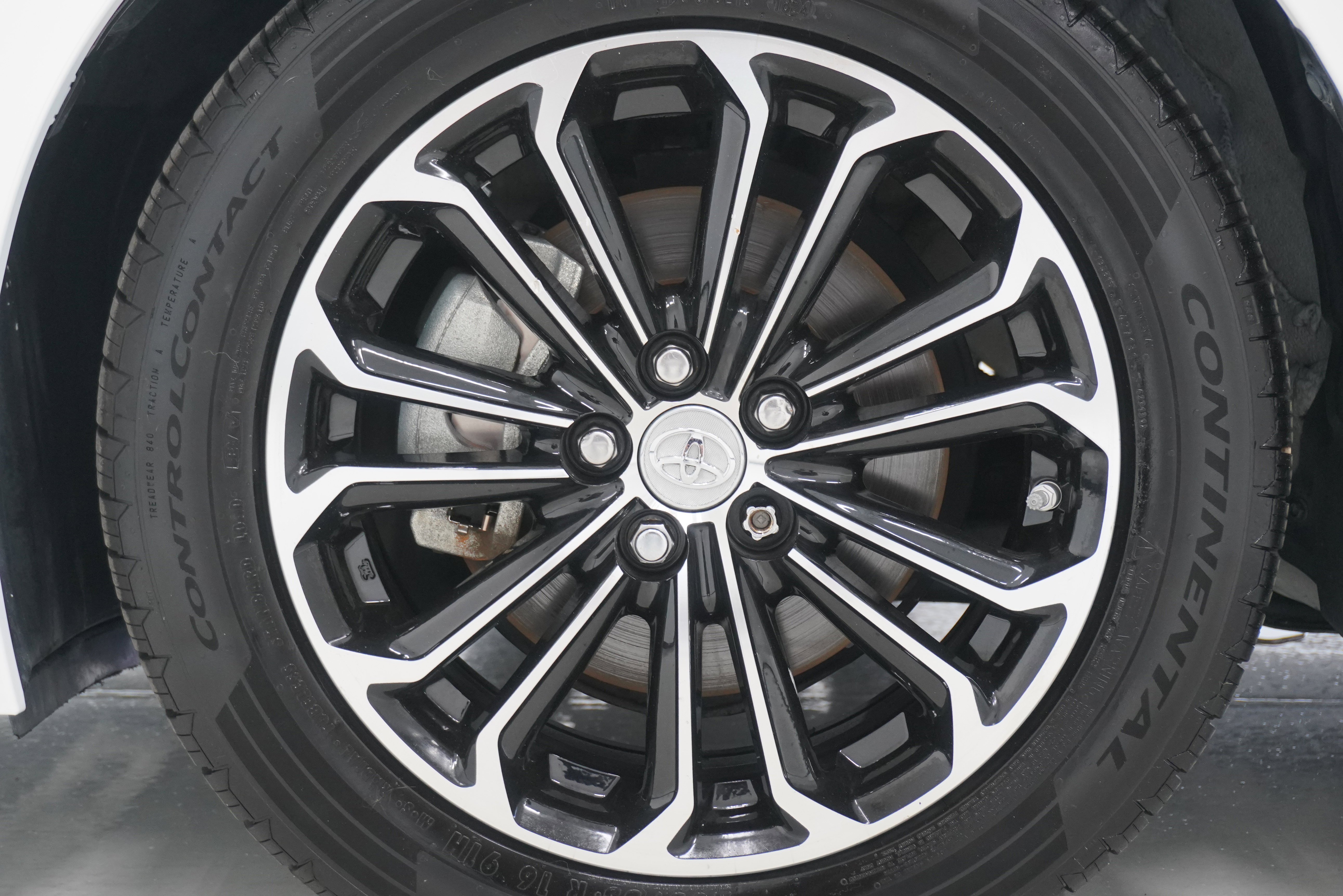 Used 2022 Toyota Corolla SE FWD image 23