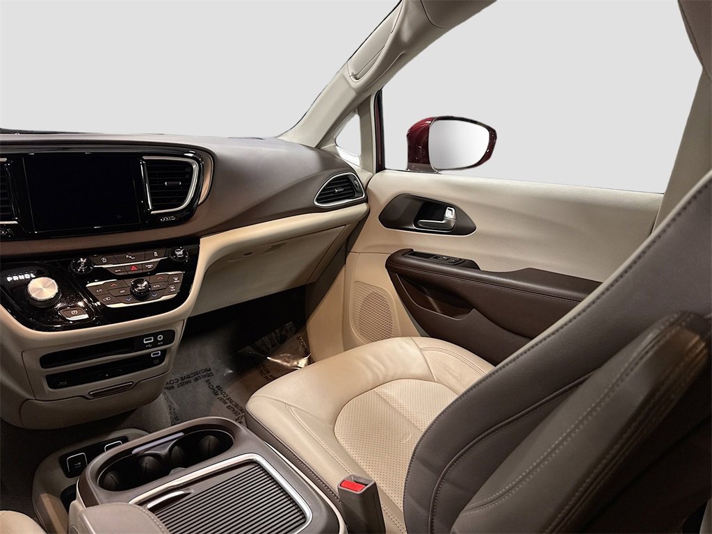 Used 2019 Chrysler Pacifica Touring-L Plus image 23