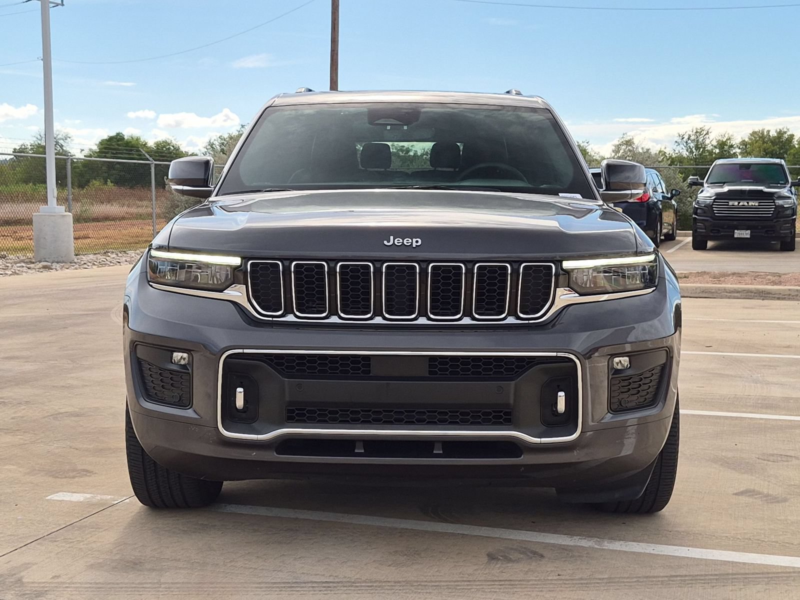 Used 2023 Jeep Grand Cherokee L Overland AWD/4WD image 8