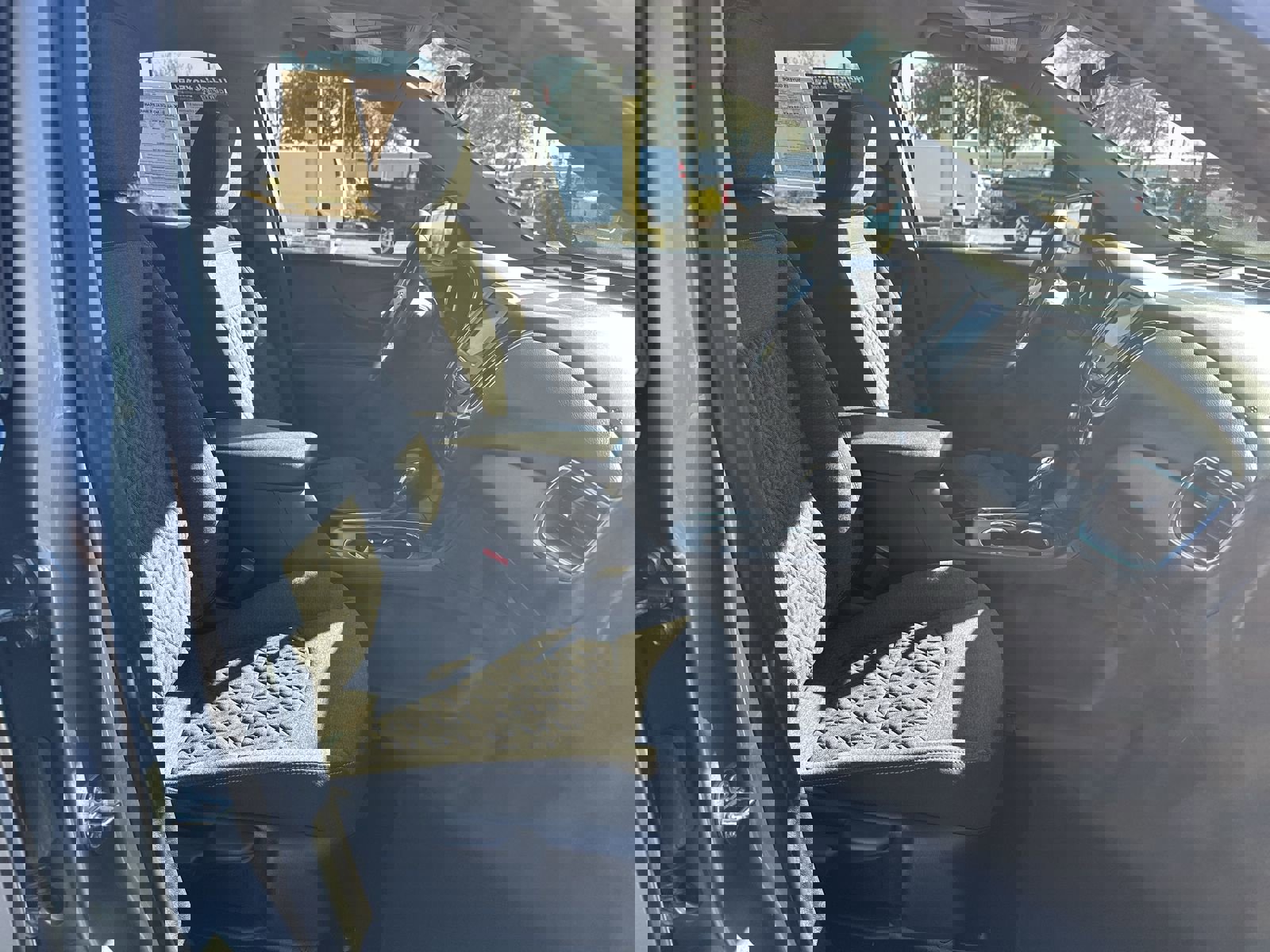 Used 2023 Chevrolet Equinox LT image 22