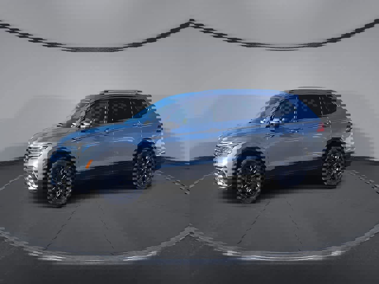 Used 2024 Volkswagen Tiguan SE image 4