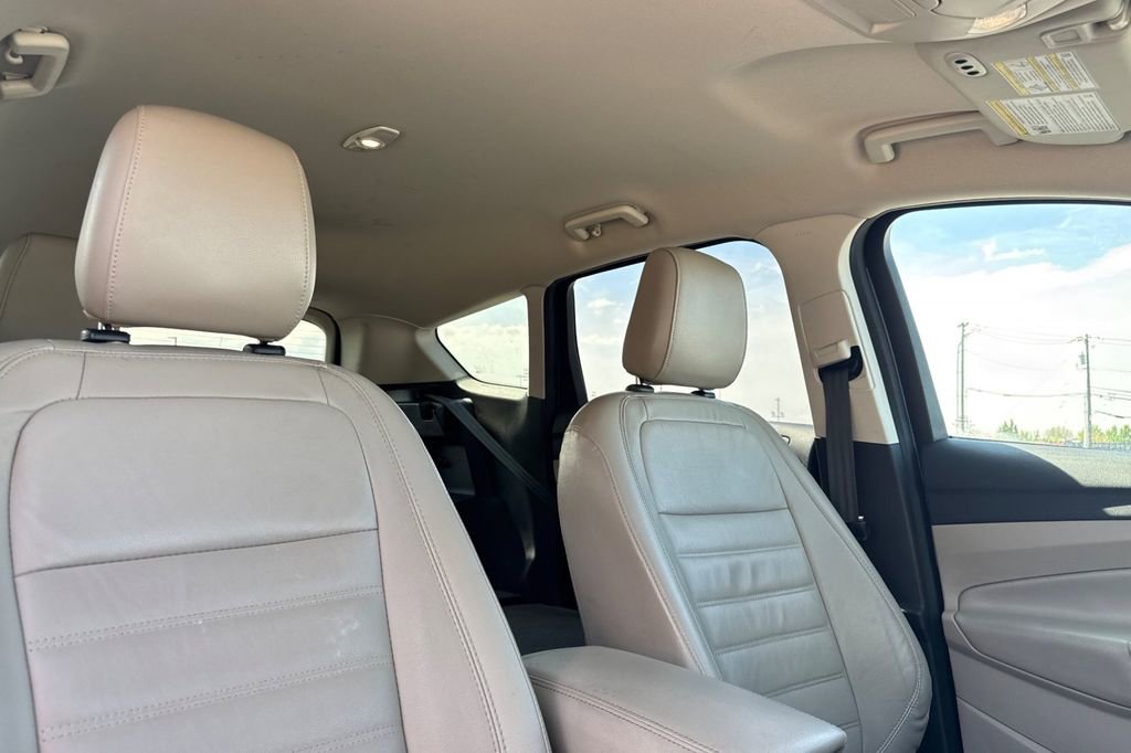 Used 2019 Ford Escape Titanium AWD/4WD image 17