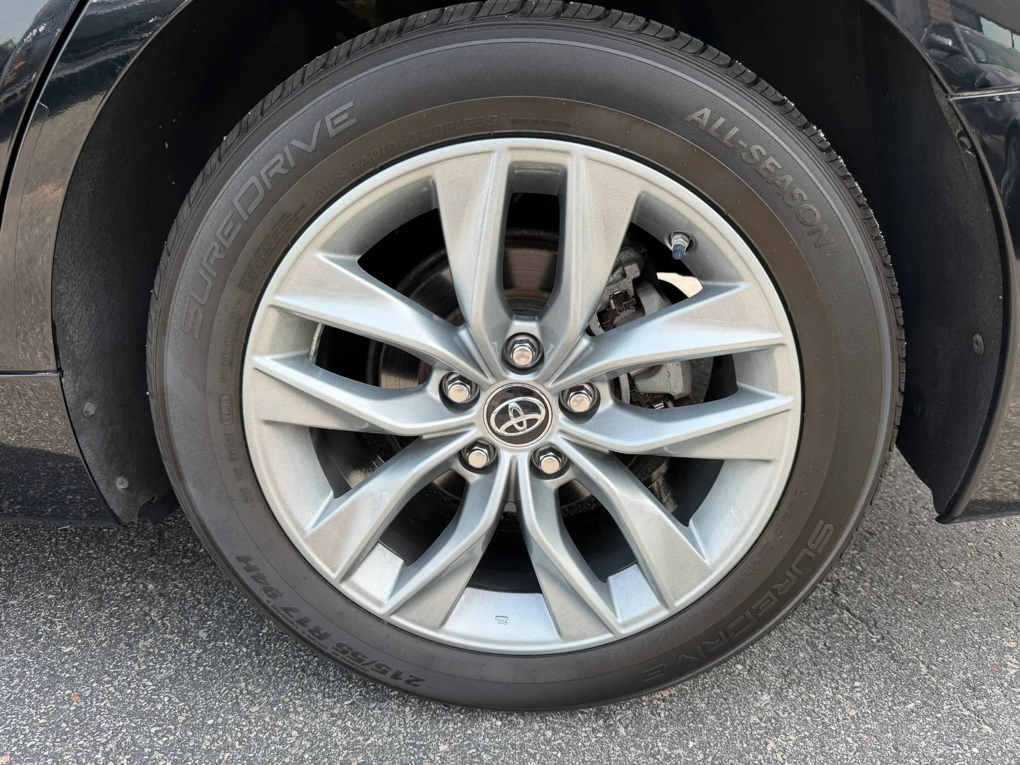 Used 2019 Toyota Avalon XLE FWD image 36