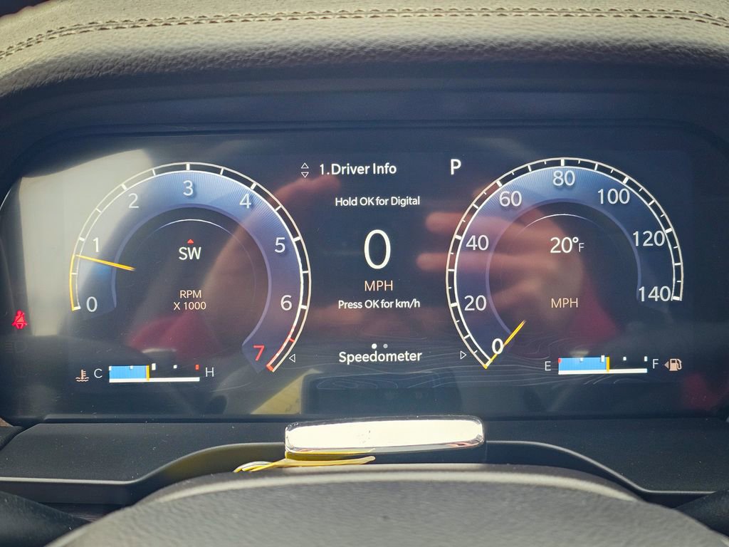 Used 2023 Jeep Grand Cherokee Limited w/ Black Appearance Package image 17