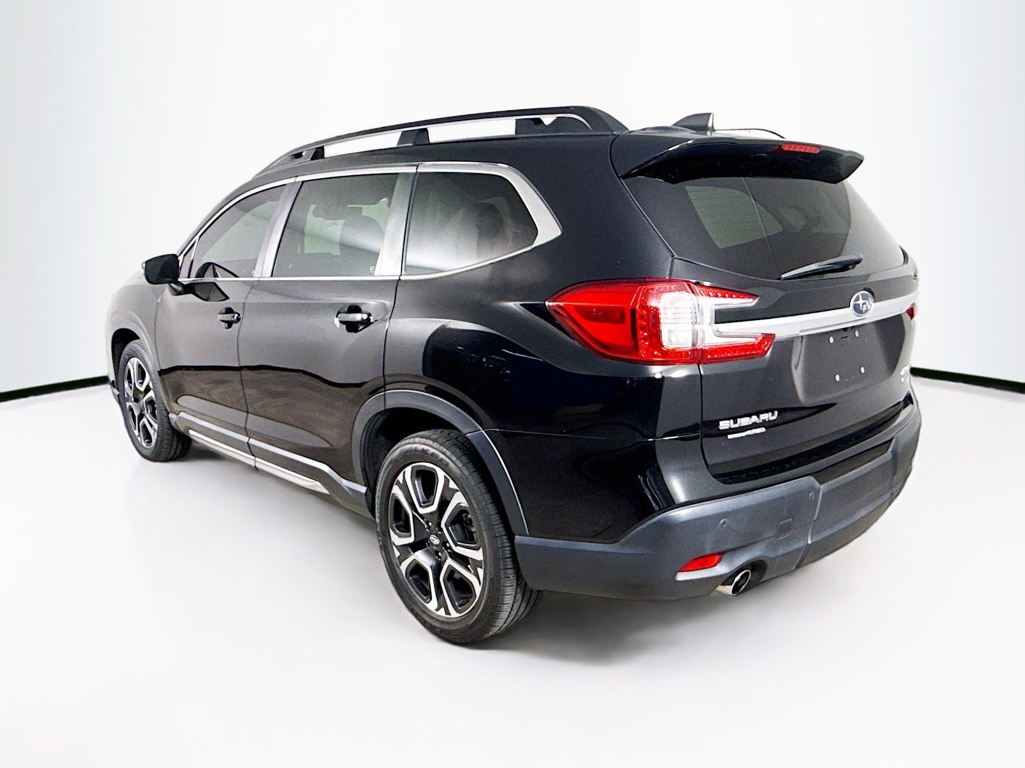 Used 2023 Subaru Ascent Limited image 30