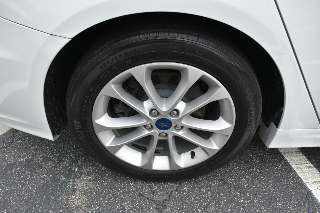 Used 2020 Ford Fusion SE FWD image 28