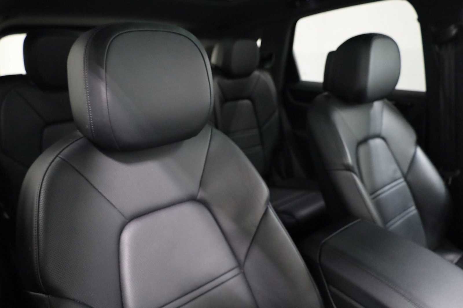 Used 2021 Porsche Cayenne image 22