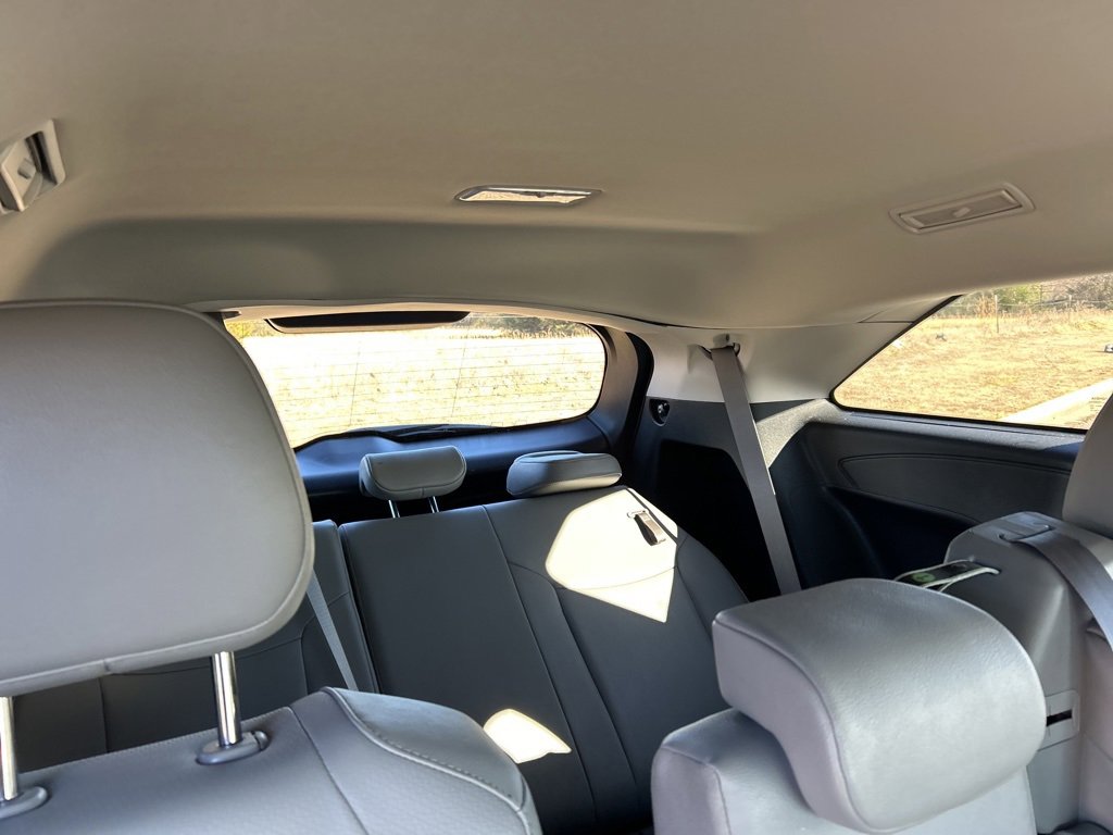 Used 2025 Toyota Sienna XLE image 23