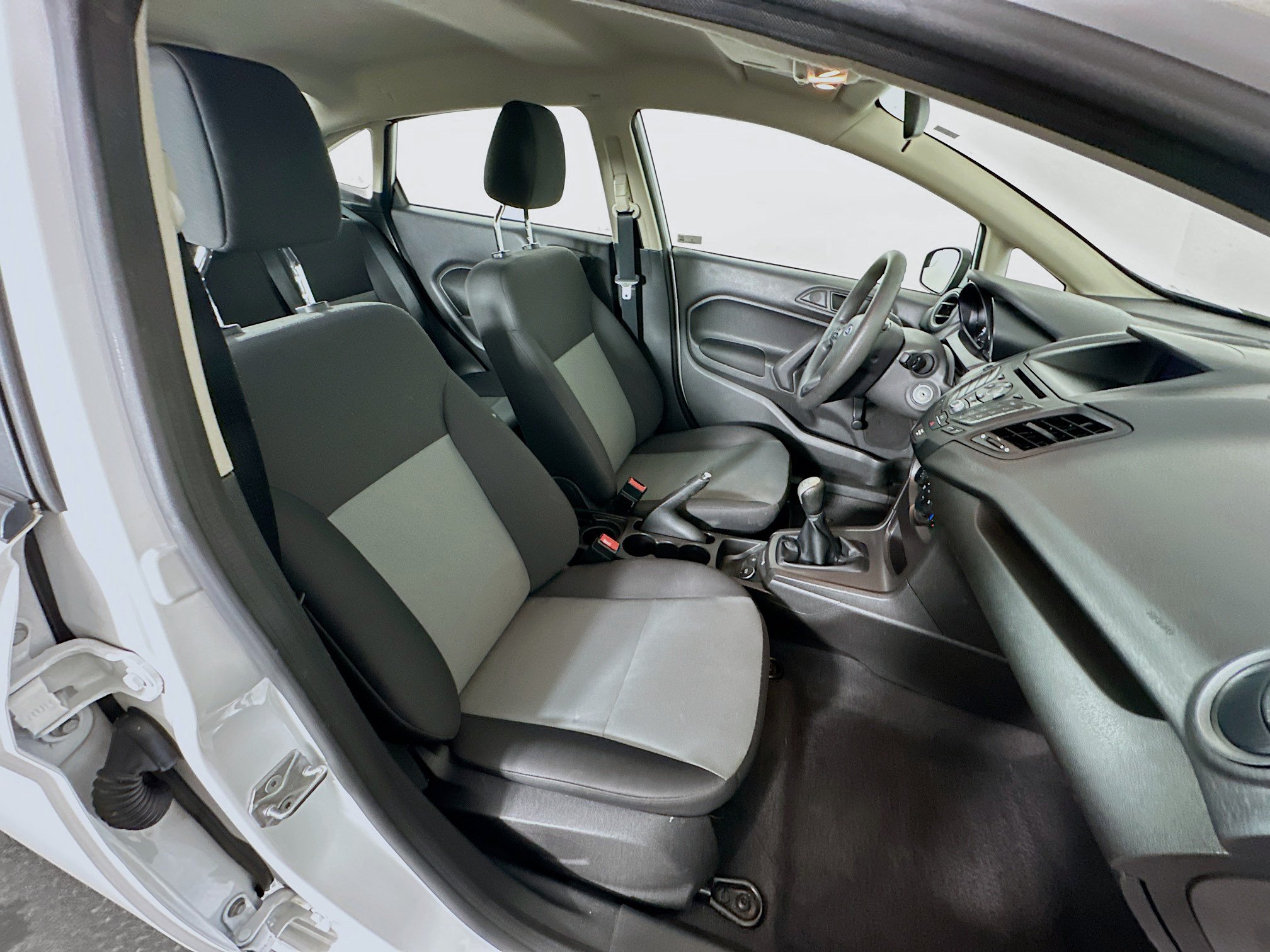 Used 2018 Ford Fiesta S FWD image 26