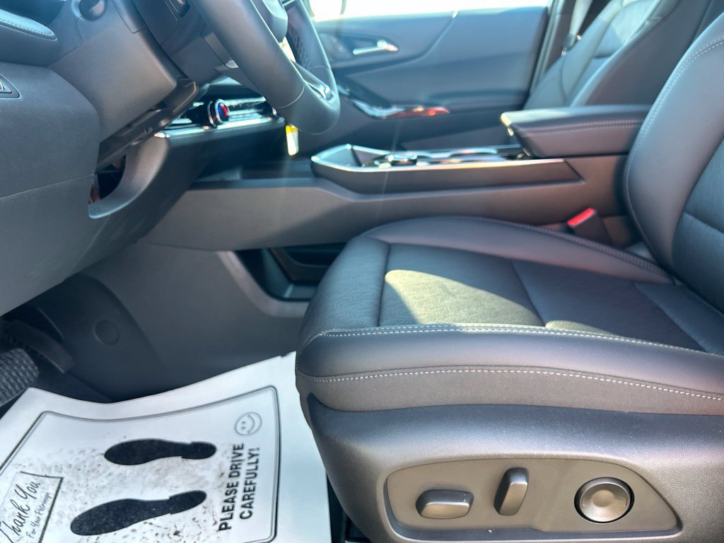 New 2027 Chevrolet Equinox LT w/ Convenience Package II AWD/4WD image 12