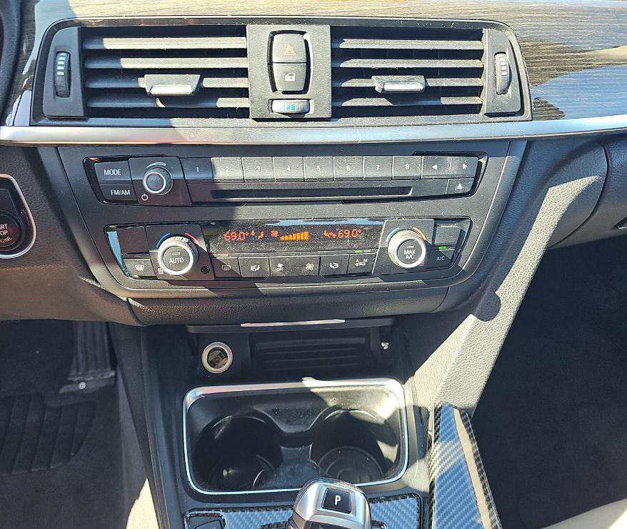 Used 2015 BMW 320i Sedan RWD image 11