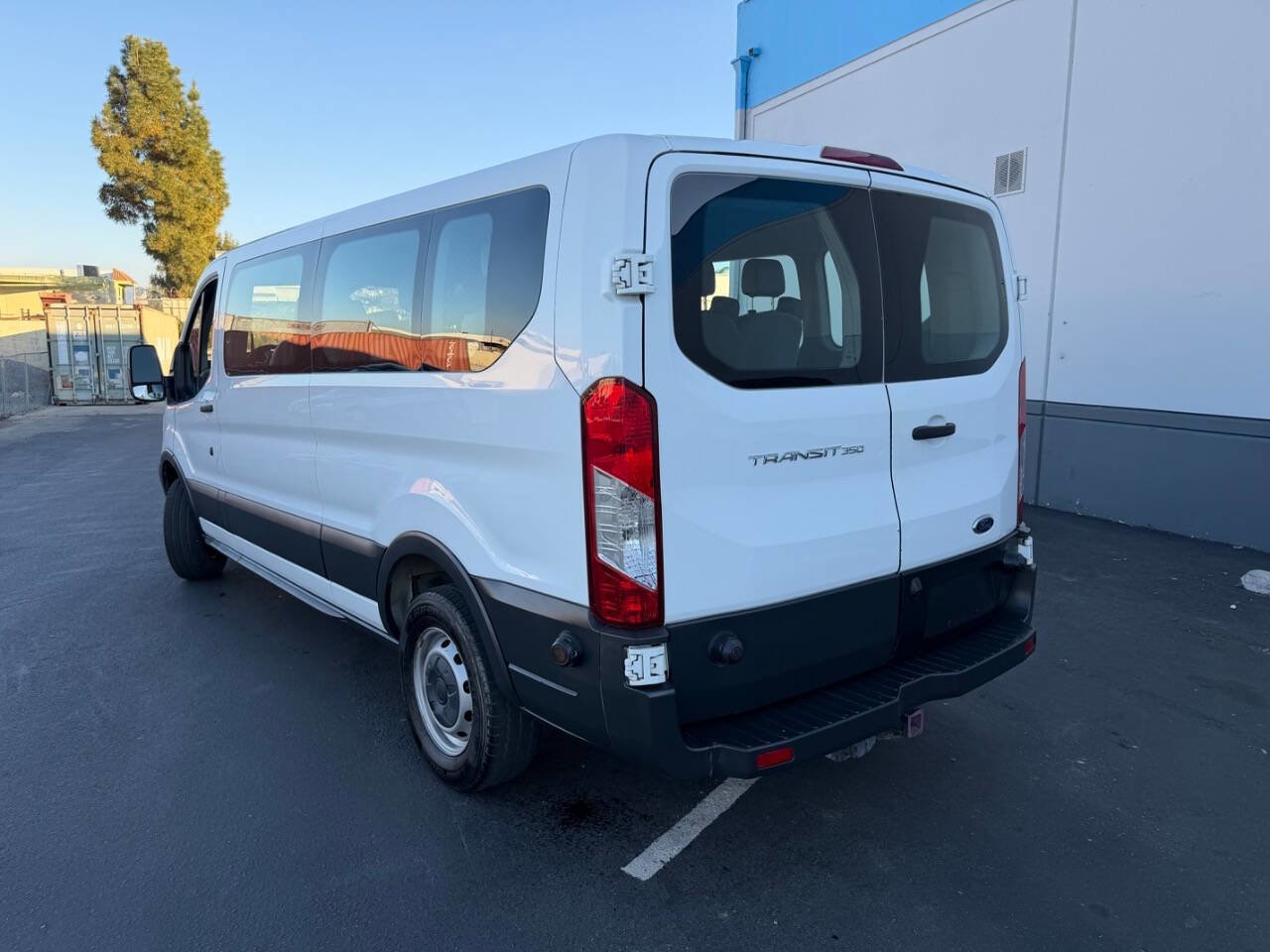 Used 2017 Ford Transit 350 XL image 8