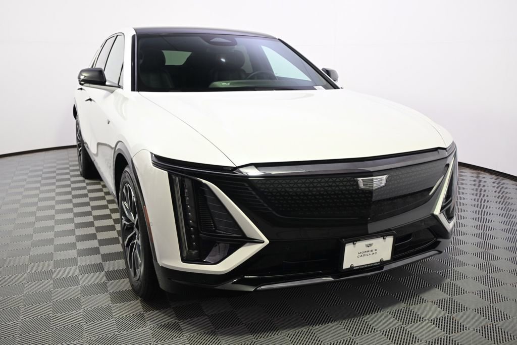 New 2025 Cadillac Lyriq Sport image 9