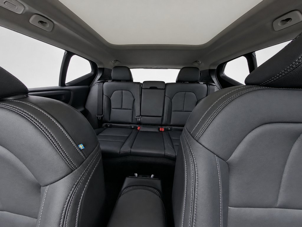 New 2026 Volvo XC40 B5 Plus w/ Climate Package AWD/4WD image 16