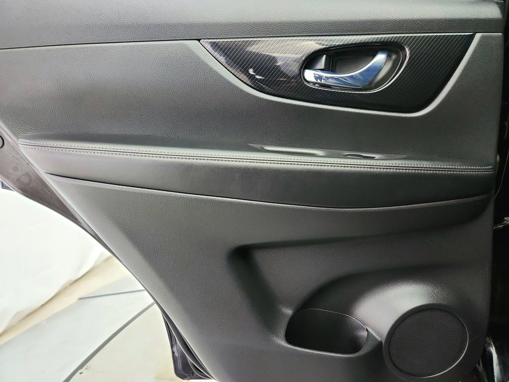 Used 2018 Nissan Rogue SL image 23