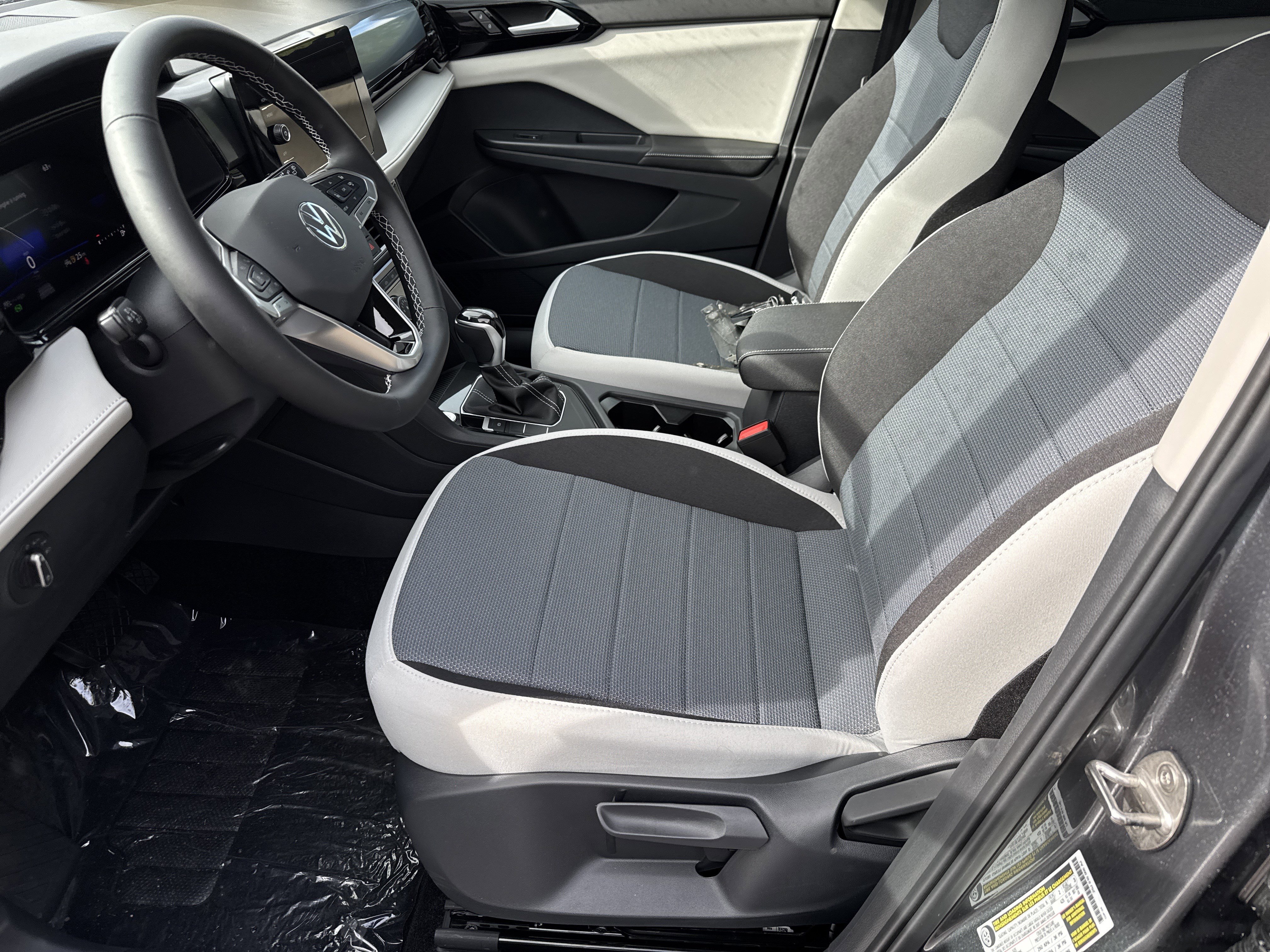 New 2025 Volkswagen Taos S image 4