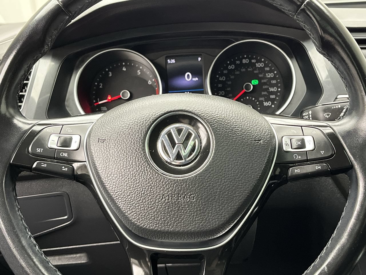 Used 2018 Volkswagen Tiguan SE w/ Panoramic Sunroof Package AWD/4WD image 14