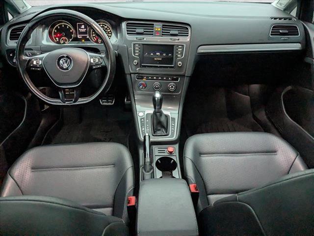 Used 2017 Volkswagen Golf S image 17