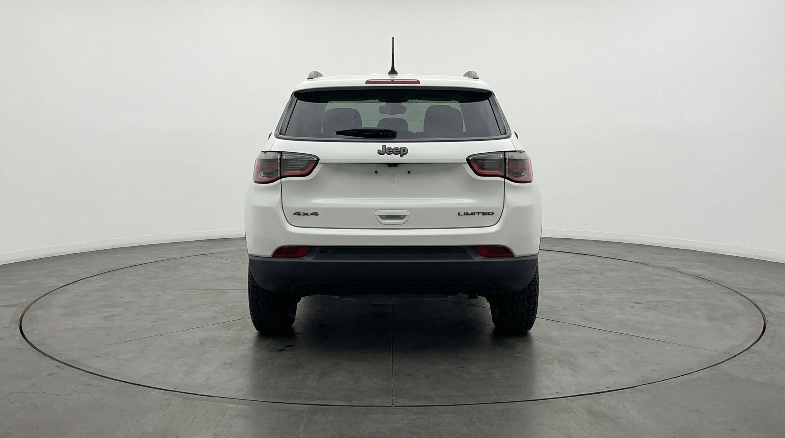 Used 2025 Jeep Compass Trailhawk AWD/4WD image 7